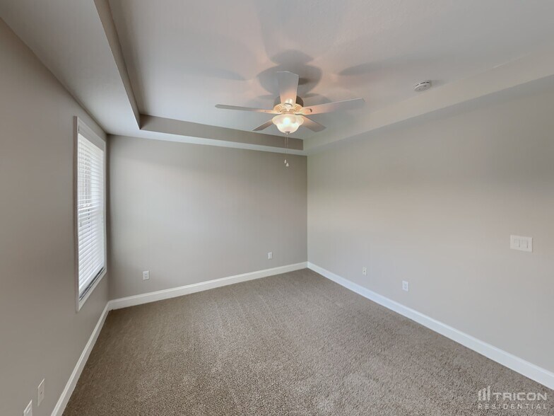 Building Photo - 10031 Landport Way