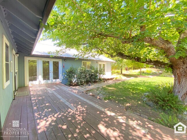 Building Photo - Inviting 3BD/2BA Home in Glen Ellen