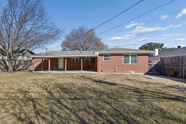 Building Photo - Charming 3-Bedroom, 2-Bath Home in an Established Haltom City Neighborhood