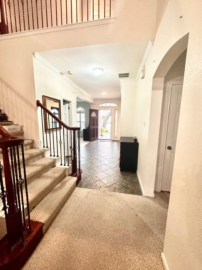 Building Photo - 10304 Peekston Dr