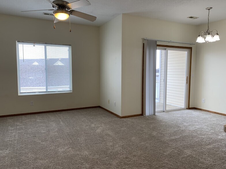 Building Photo - 1815 SW White Birch Cir