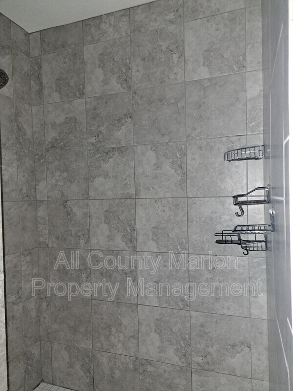 Building Photo - 7121 SE 124th Ln