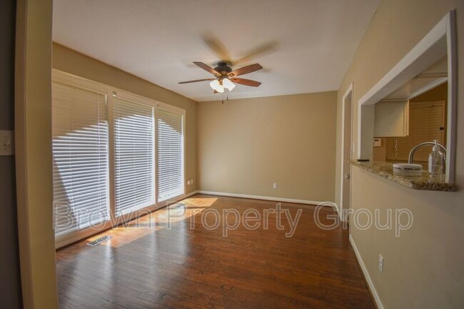 Building Photo - 248 Westwood Dr