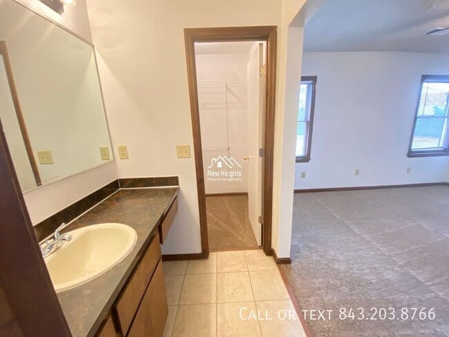 Building Photo - 417 Surfside Dr