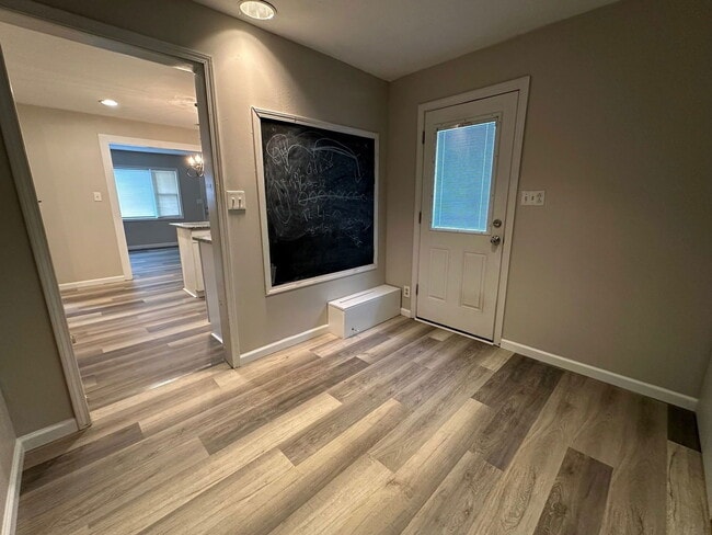 Building Photo - 319 Joy Dr