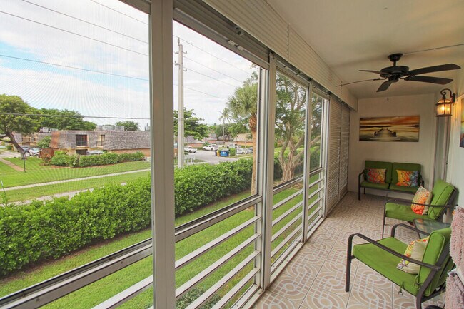 Building Photo - 2721 Garden Dr N