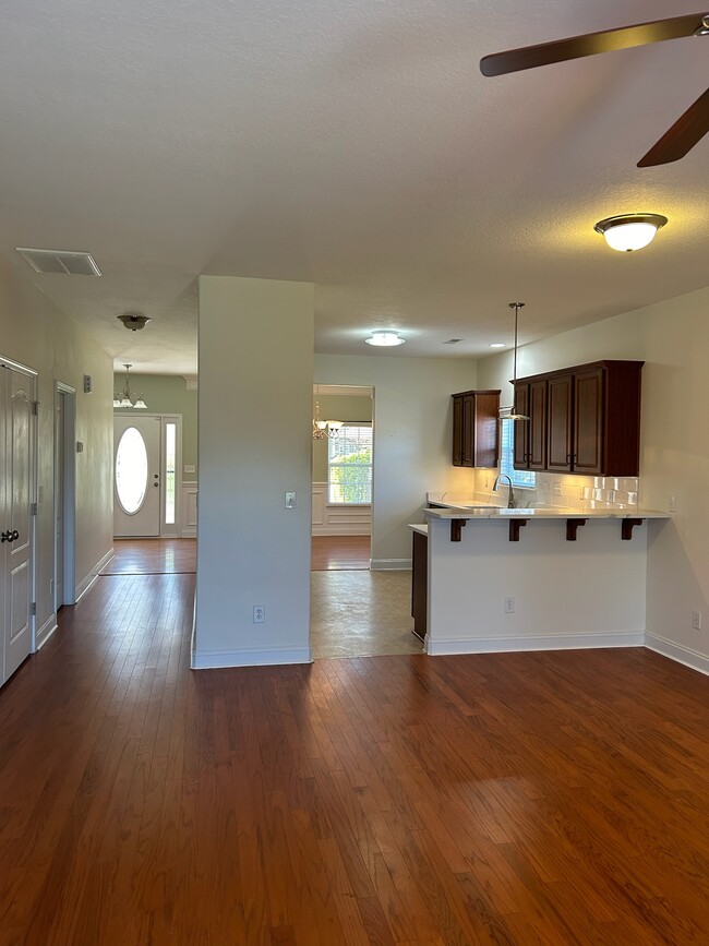 Building Photo - 2444 Glyncastle Way