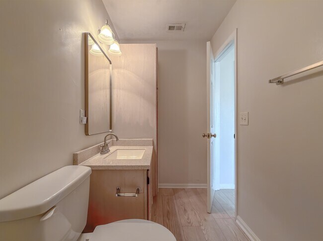 Building Photo - 1340 Hancock St