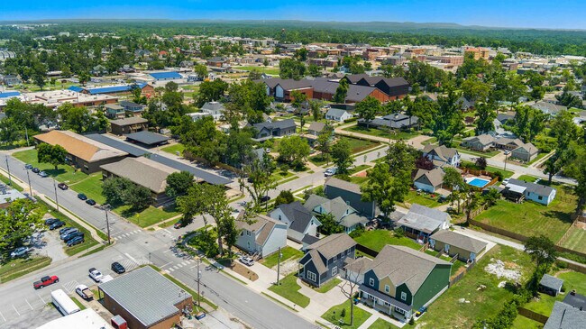 Building Photo - 501 S 7th St