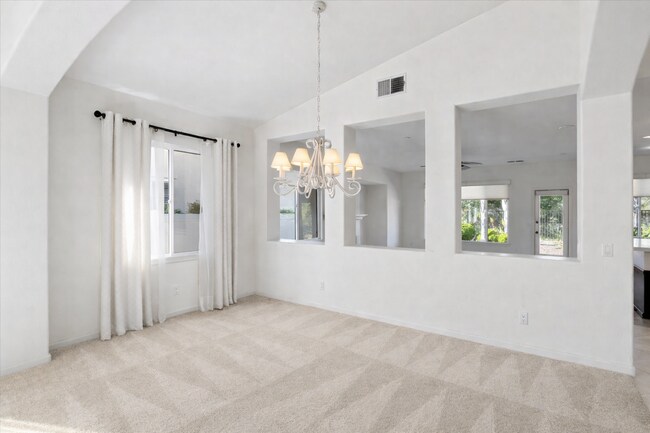 Building Photo - Single Level Rancho San Pasqual Home