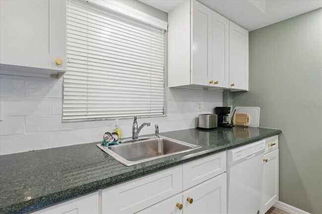 Building Photo - 244 St Augustine Ave