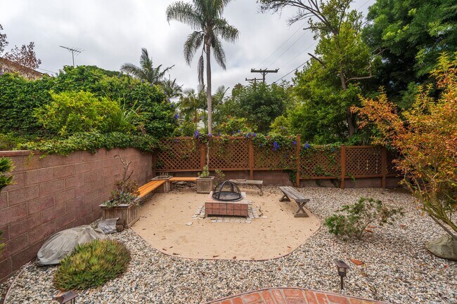 Building Photo - One-of-a-Kind Riviera Home Backing to El R...