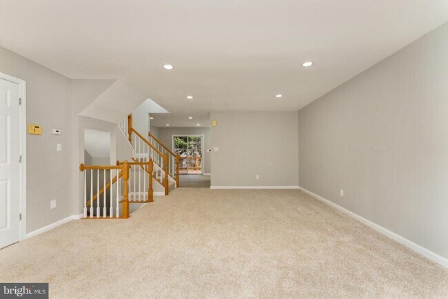 Building Photo - 4869 Benecia Ln