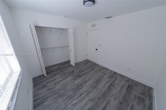 Building Photo - 3417 NW 22nd Ave