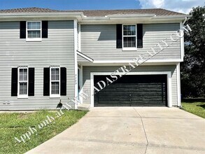 Building Photo - Spacious Shawnee Townhome 3 Bed/3 Bath-Available NOW!!