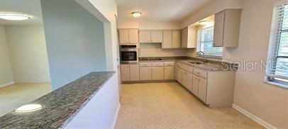 Building Photo - 1512 Picardy Cir