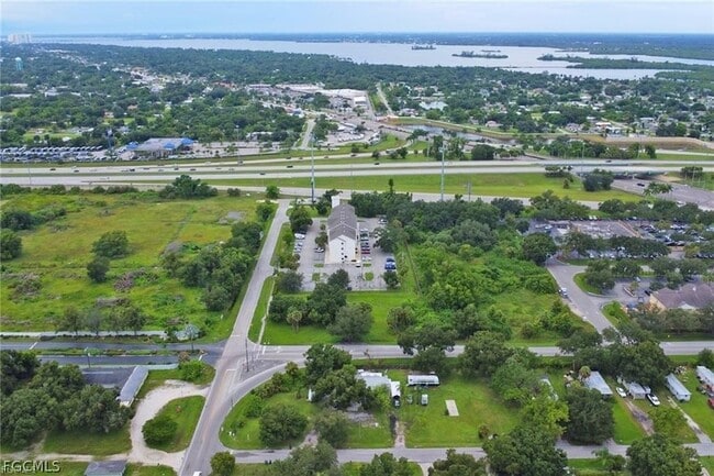 Building Photo - 4180 Sabal Ln