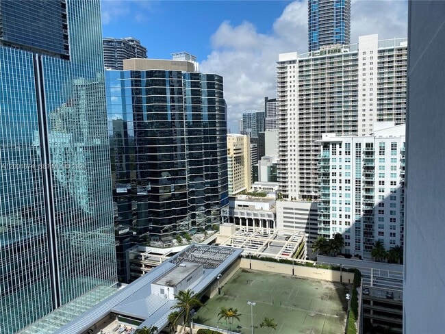 Building Photo - 170 SE 14th St