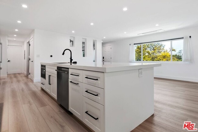 Building Photo - 1917 11th St