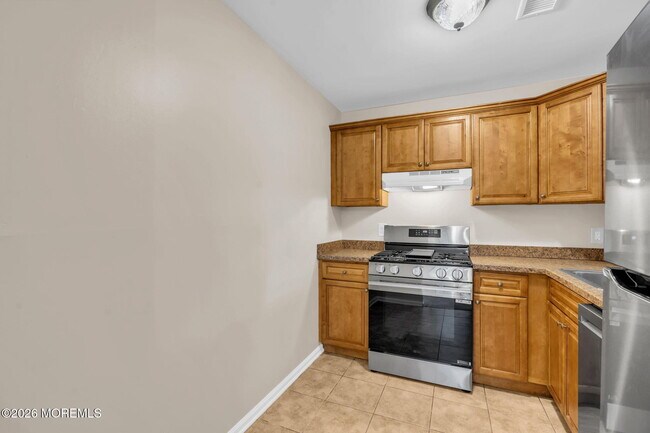 Building Photo - 2101 Bayhead Dr