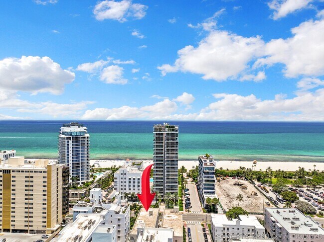 Building Photo - 3710 Collins Ave