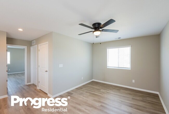 Building Photo - 3565 Makley Cir