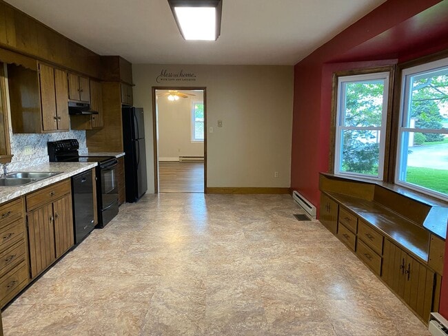 Building Photo - Coming soon! 4 Bedroom Farmhouse for Rent ...