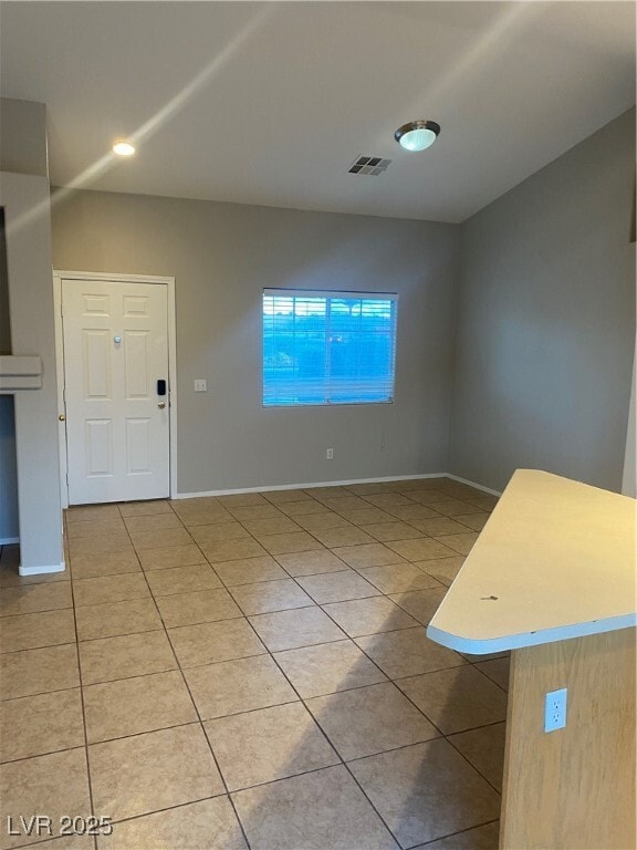 Building Photo - 2616 W El Campo Grande Ave