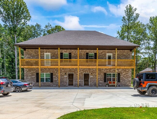 Building Photo - Available July 15th!