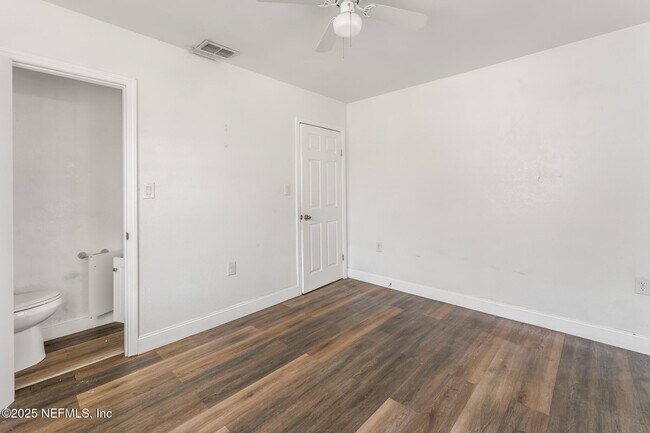 Building Photo - 1018 W 23rd St