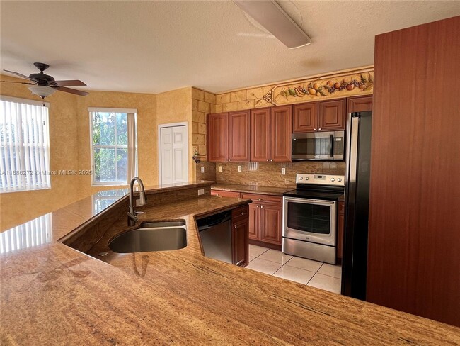 Building Photo - 9140 SW 153rd Ave