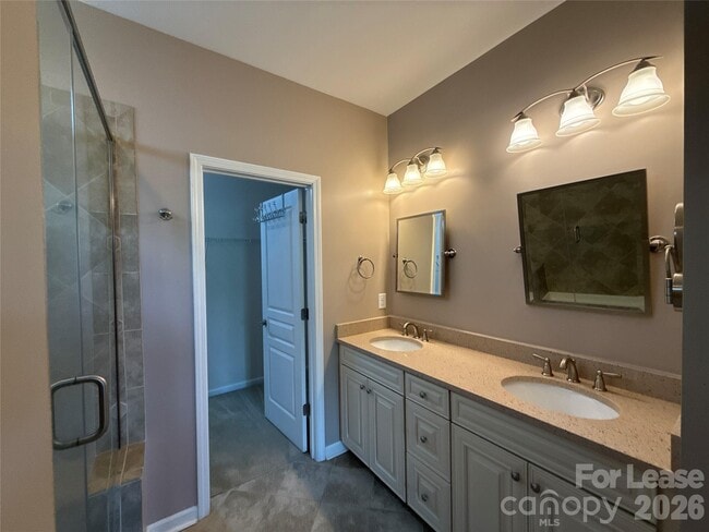 Building Photo - 5818 Glenmore Garden Dr