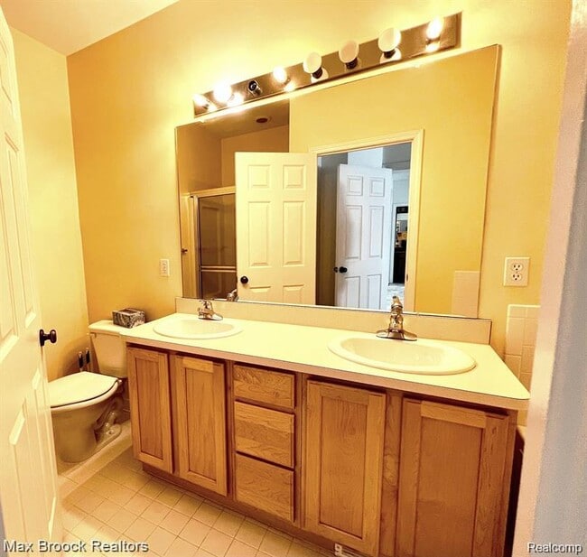 Building Photo - 3111 Camden Dr
