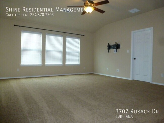 Building Photo - 3707 Rusack Dr