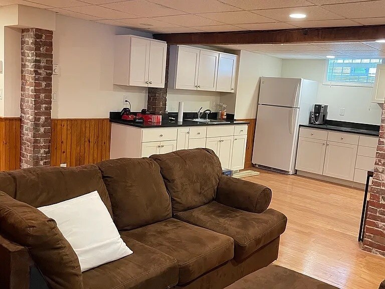 in law suite - living room - 229 Chapel St