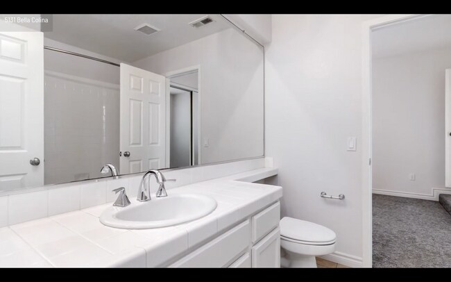 Building Photo - Incredible Rancho Del Oro Home!