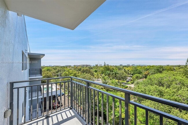 Building Photo - 840 NE 130th St