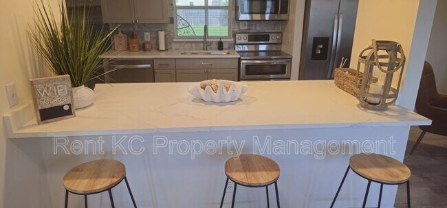 Building Photo - 589 Coconut St