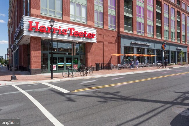 Building Photo - 910 Powhatan St