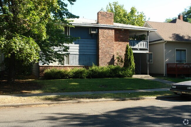 Building Photo - 943 East Augusta Avenue