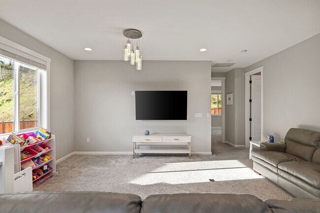 Building Photo - Newly Remodeled 4bed/2.5bath Home in Gig Harbor!