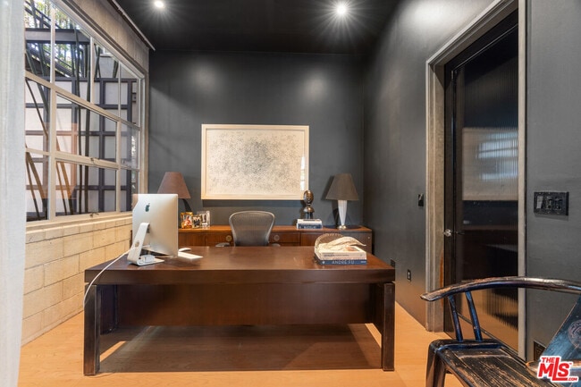 Building Photo - 710 Orlando Ave