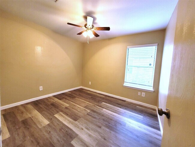 Building Photo - 3401 Wheatstalk Ln