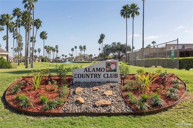 Building Photo - 22 Country Club Dr