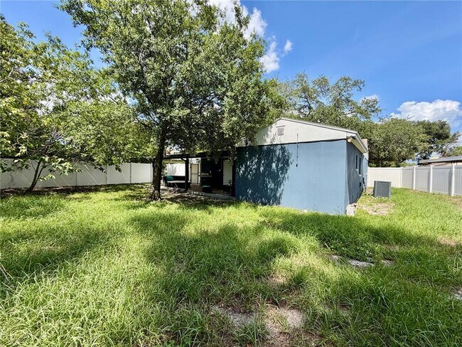 Building Photo - 3926 W Cherry St