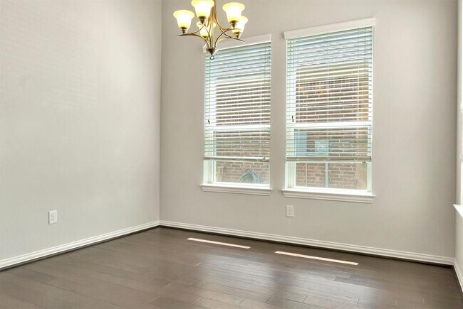 Building Photo - 128 Cipressi Cove
