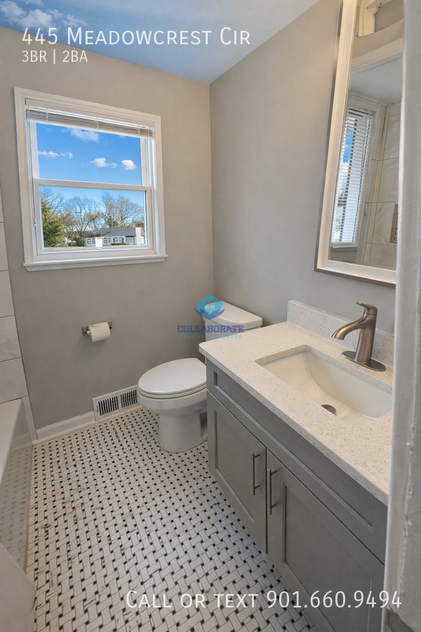 Building Photo - 445 Meadowcrest Cir