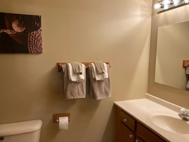 Building Photo - 325 S Clark St