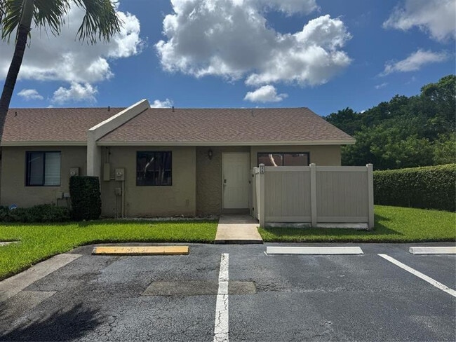 Primary Photo - 10324 Boca Bend W