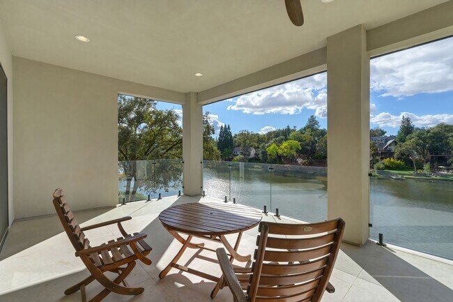Building Photo - Waterfront 4 bed 4 bath 3,887 sq. ft.